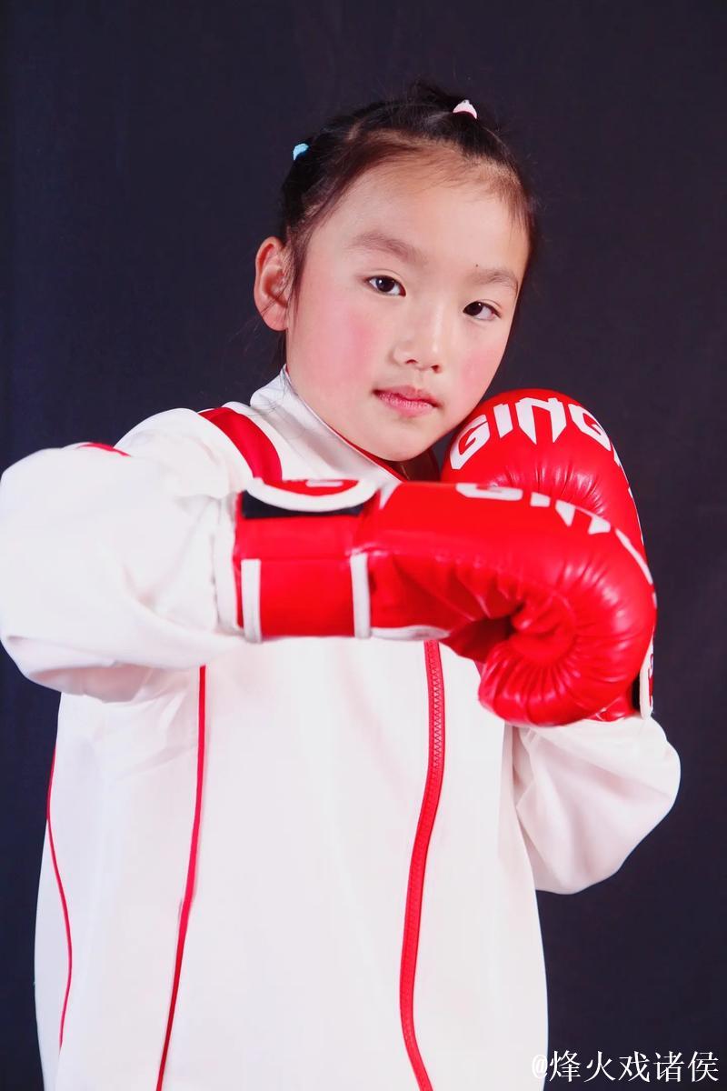杨梦琪:“搏击少女” 用拳筑梦 杨梦琪:“搏击少女” 用拳筑梦